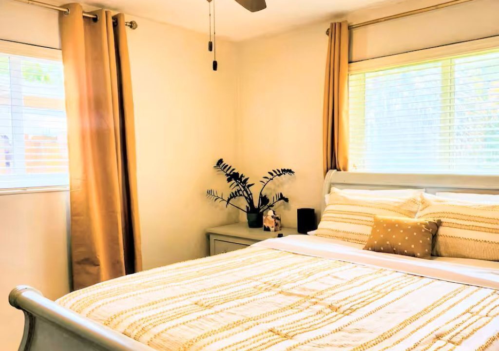 Photo of Bedroom in Sunrise
