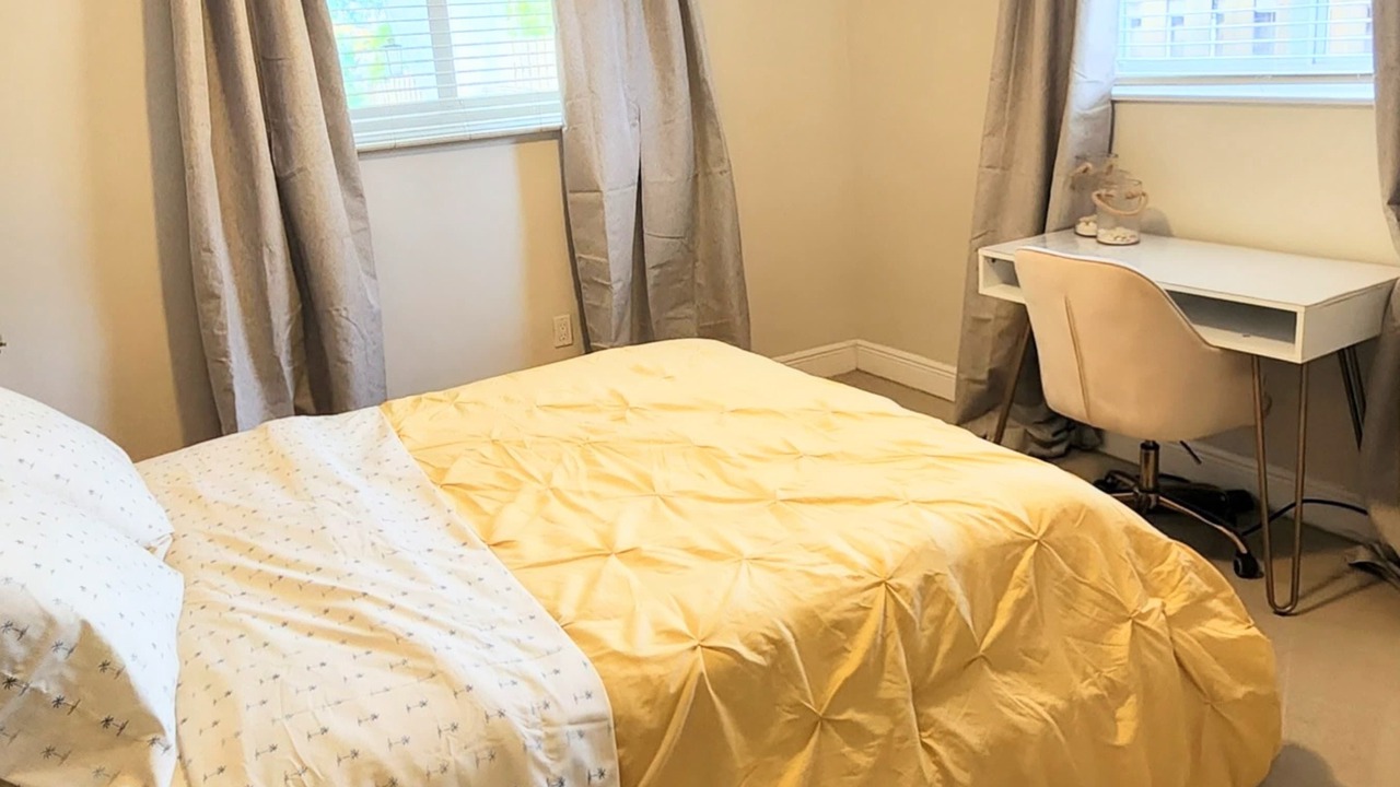 Photo of Bedroom in Sunrise