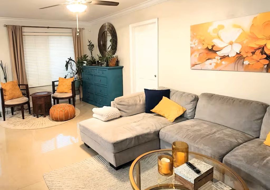 Photo of Livingroom in Sunrise