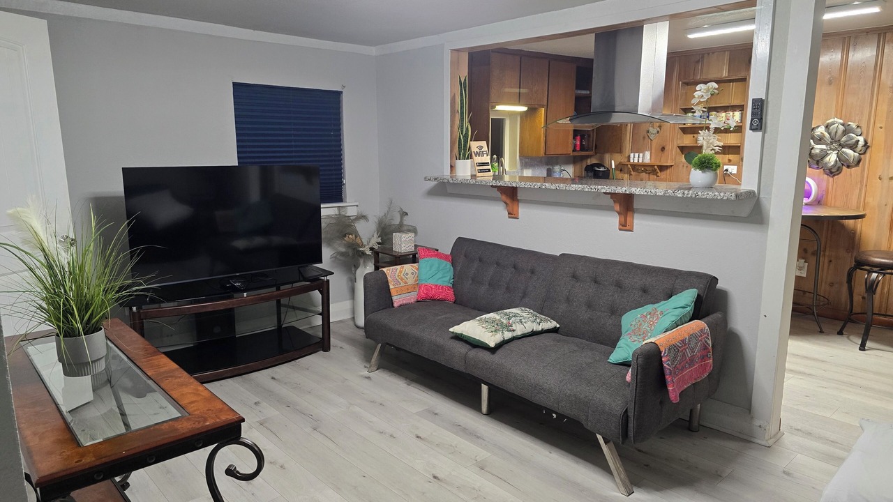Photo of Livingroom in Handley