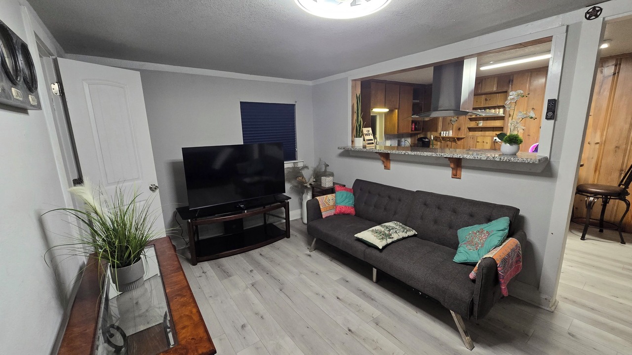 Photo of Livingroom in Handley