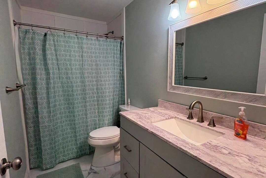 Photo of Bathroom in Weeki Wachee Gardens