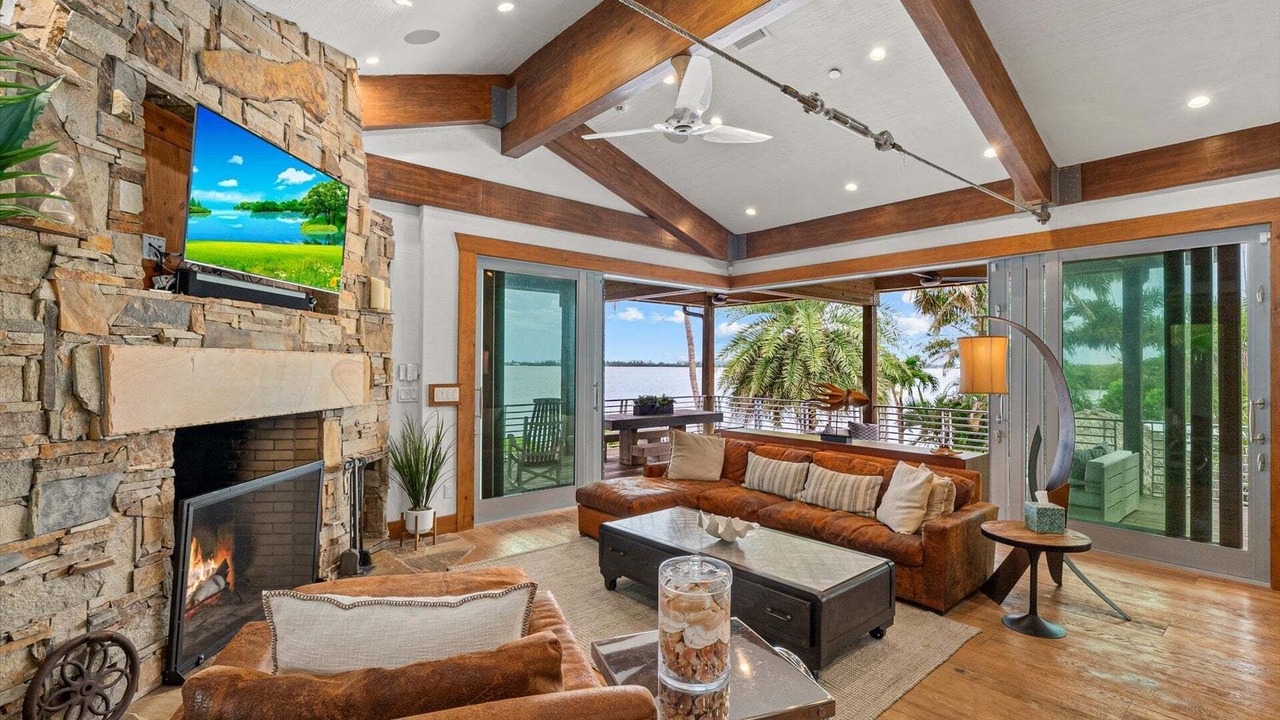 Photo of Livingroom in Whitney Beach