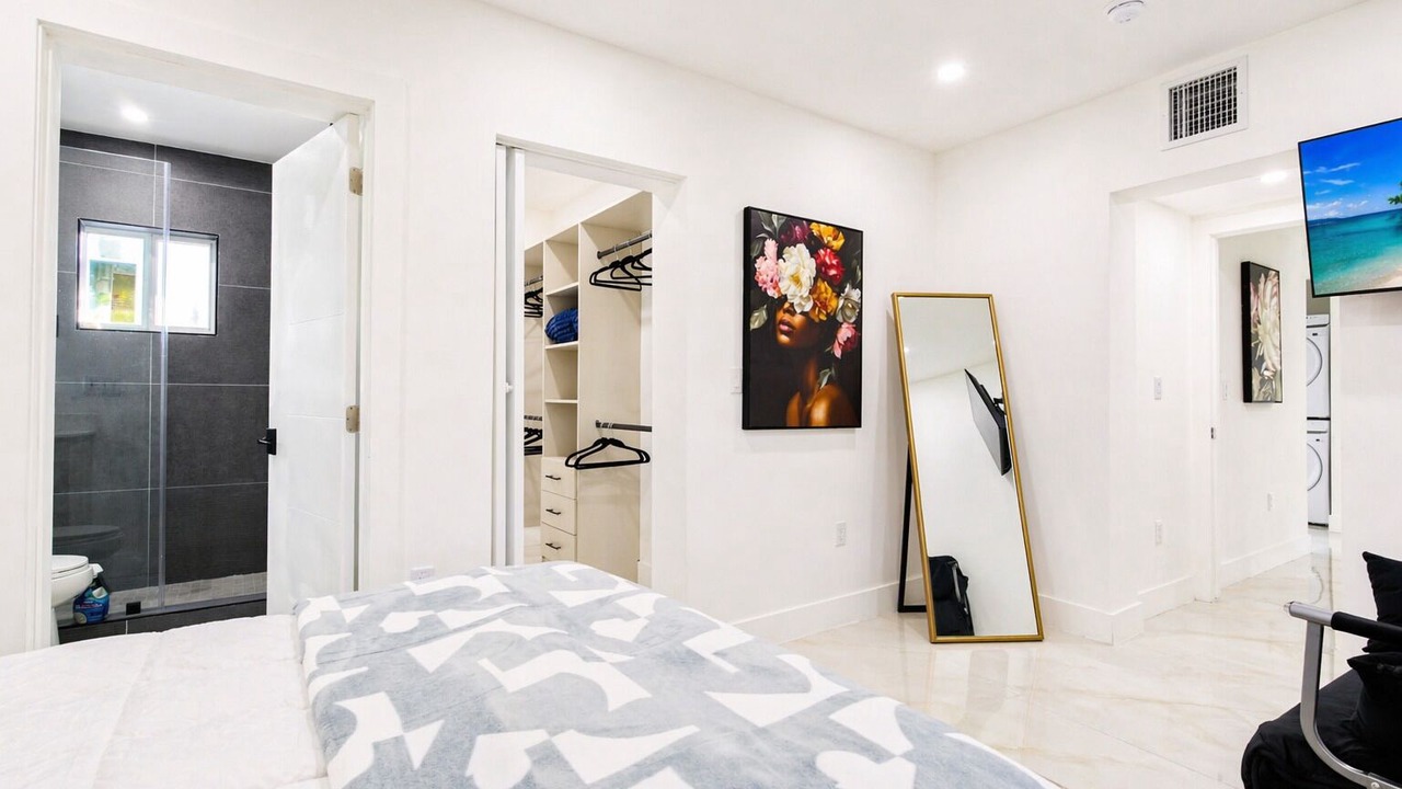 Photo of Bedroom in Miami Springs