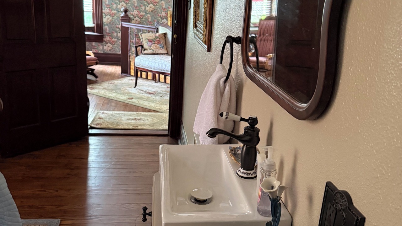 Photo of Bathroom in Whitehouse