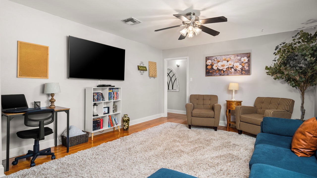Photo of Livingroom in Monroe