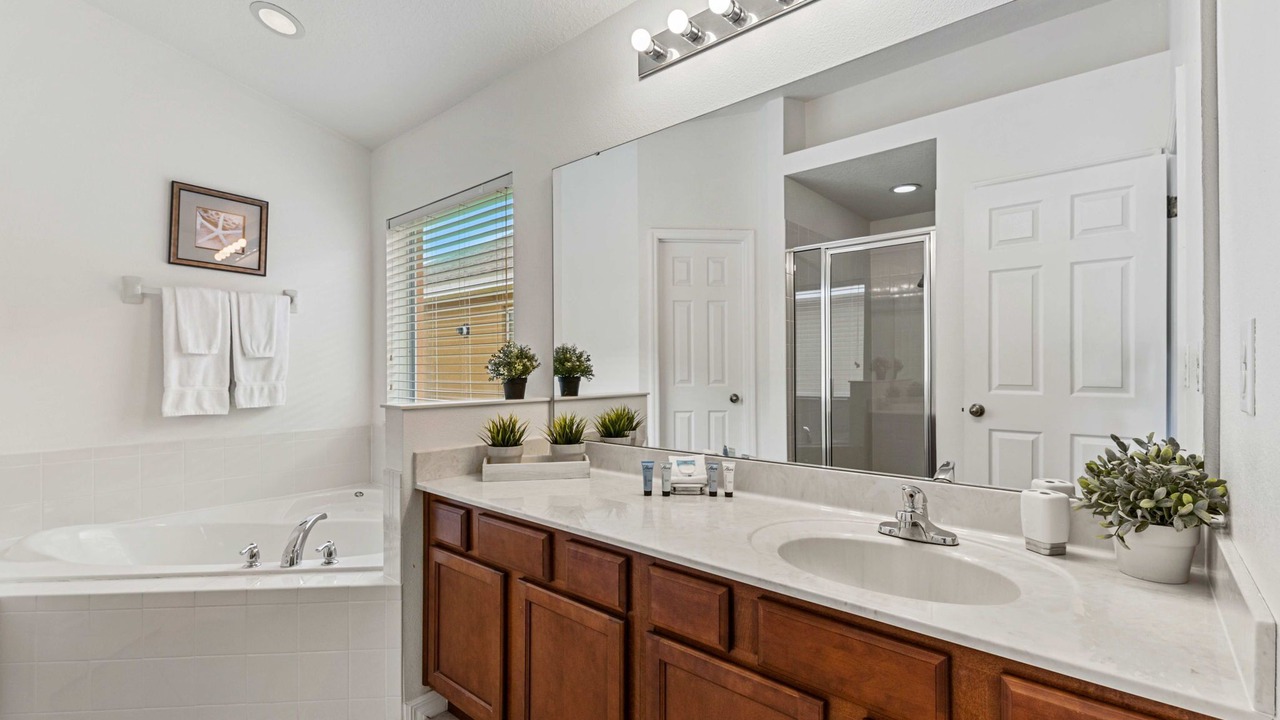 Photo of Bathroom in Veranda Palms