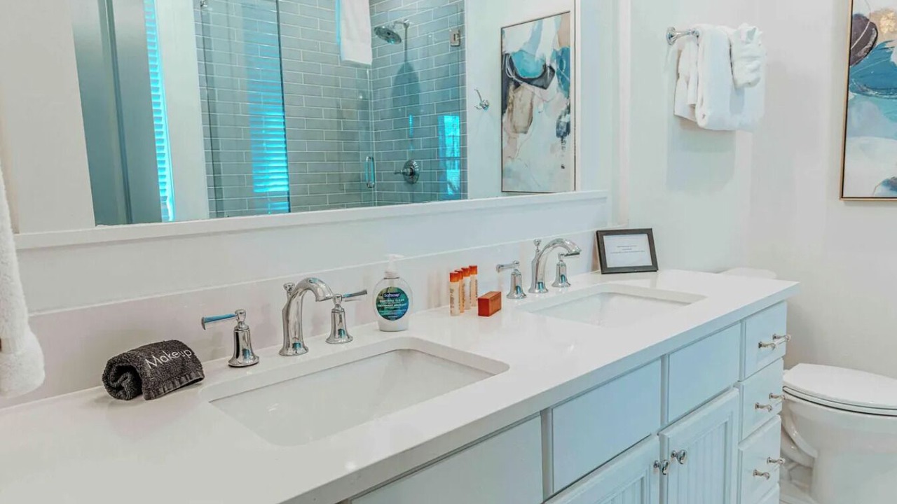 Photo of Bathroom in Laurel Grove