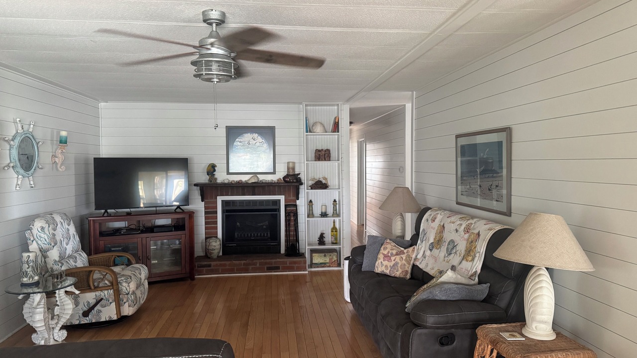 Photo of Livingroom in Crawfordville