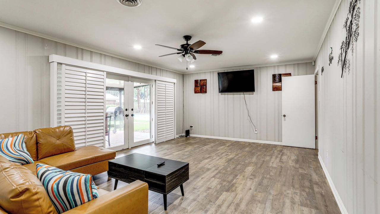 Photo of Livingroom in Alexandria
