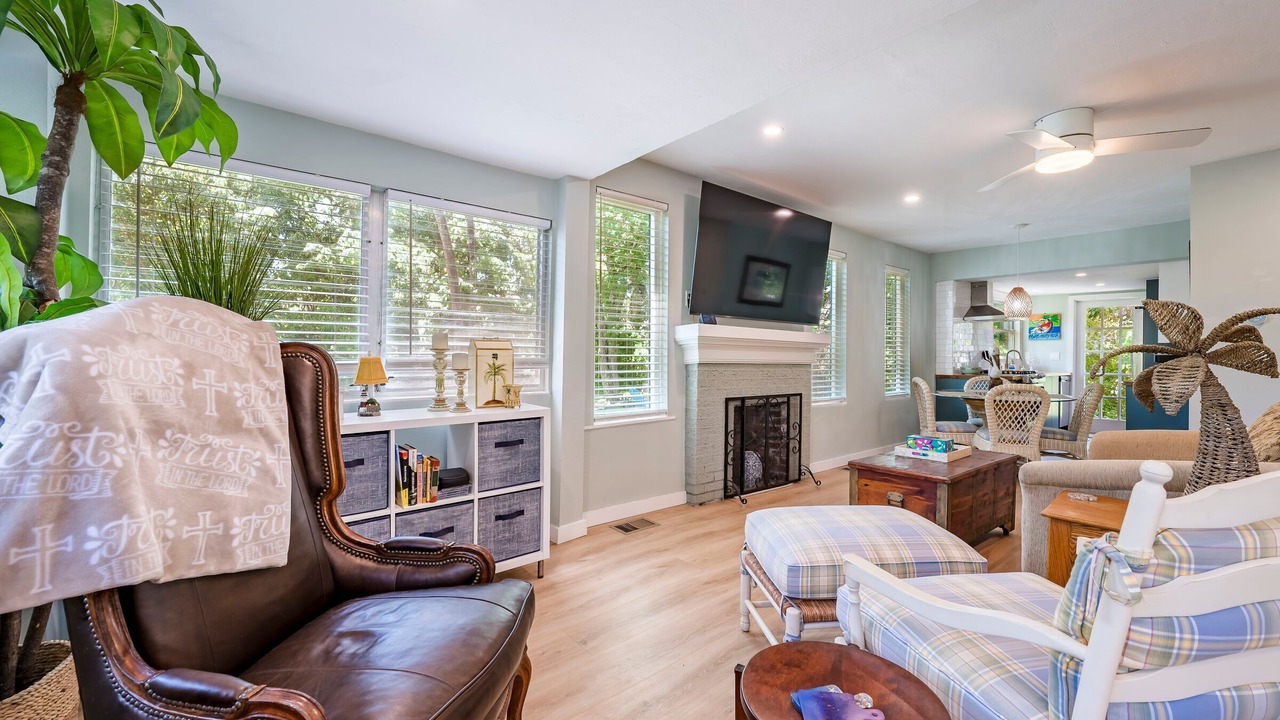 Photo of Livingroom in Bayou Oaks