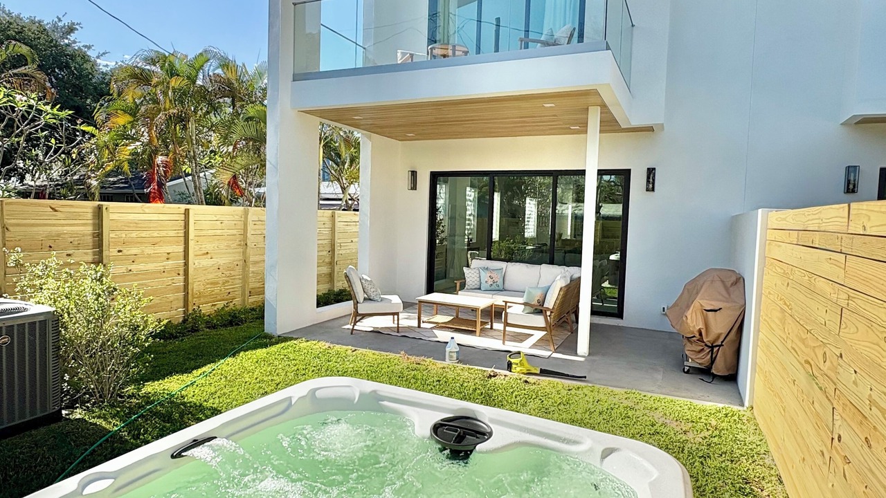 Photo of Patio Balcony in Tarpon River
