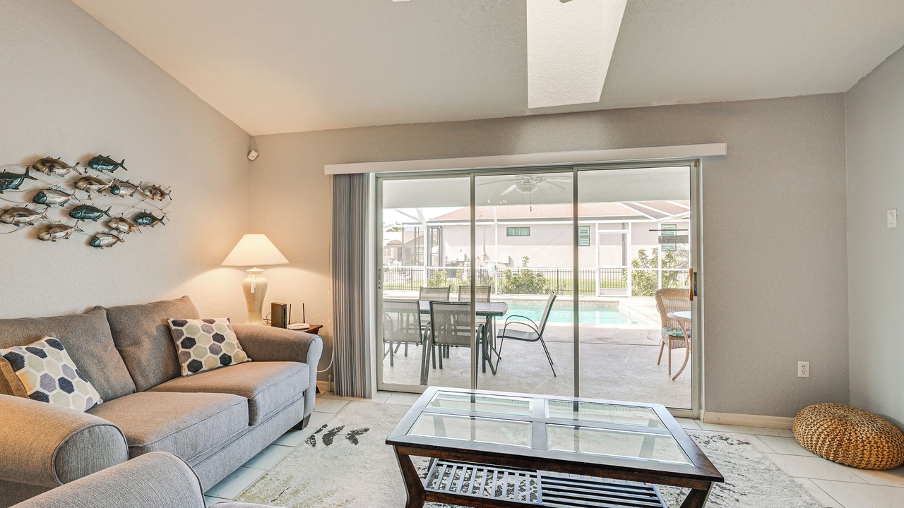 Photo of Livingroom in Edgewater