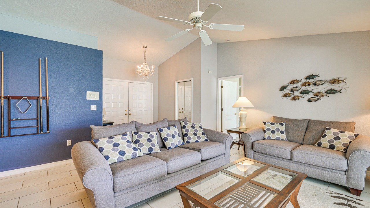 Photo of Livingroom in Edgewater