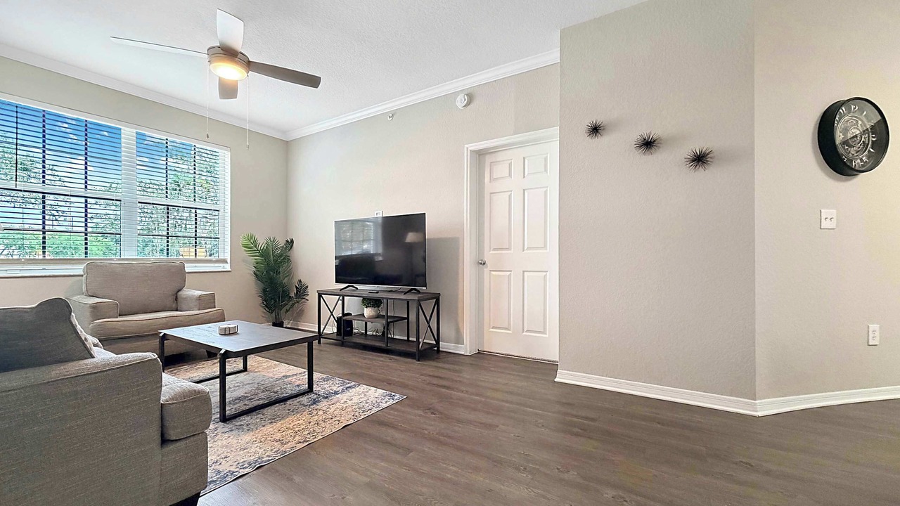 Photo of Livingroom in Westchase