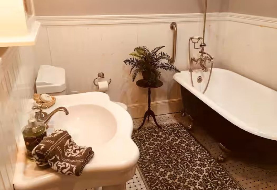Photo of Bathroom in East Natchitoches