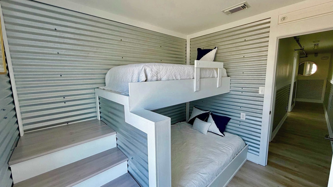 Photo of Bedroom in Bahama Beach