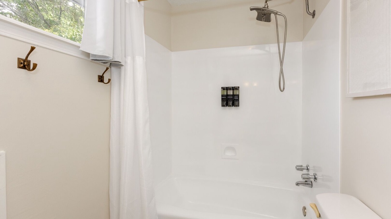 Photo of Bathroom in Highlands - Perkins