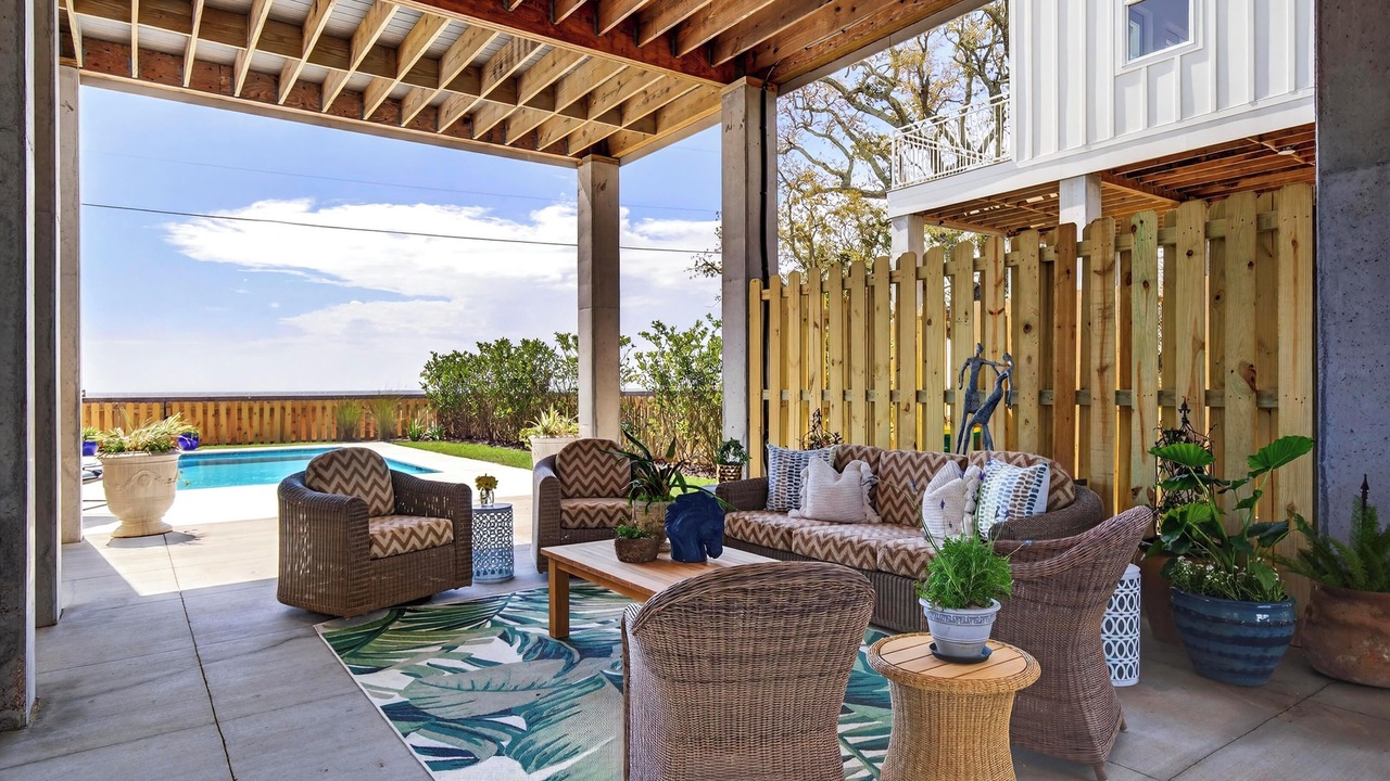 Photo of Patio Balcony in Henderson Point