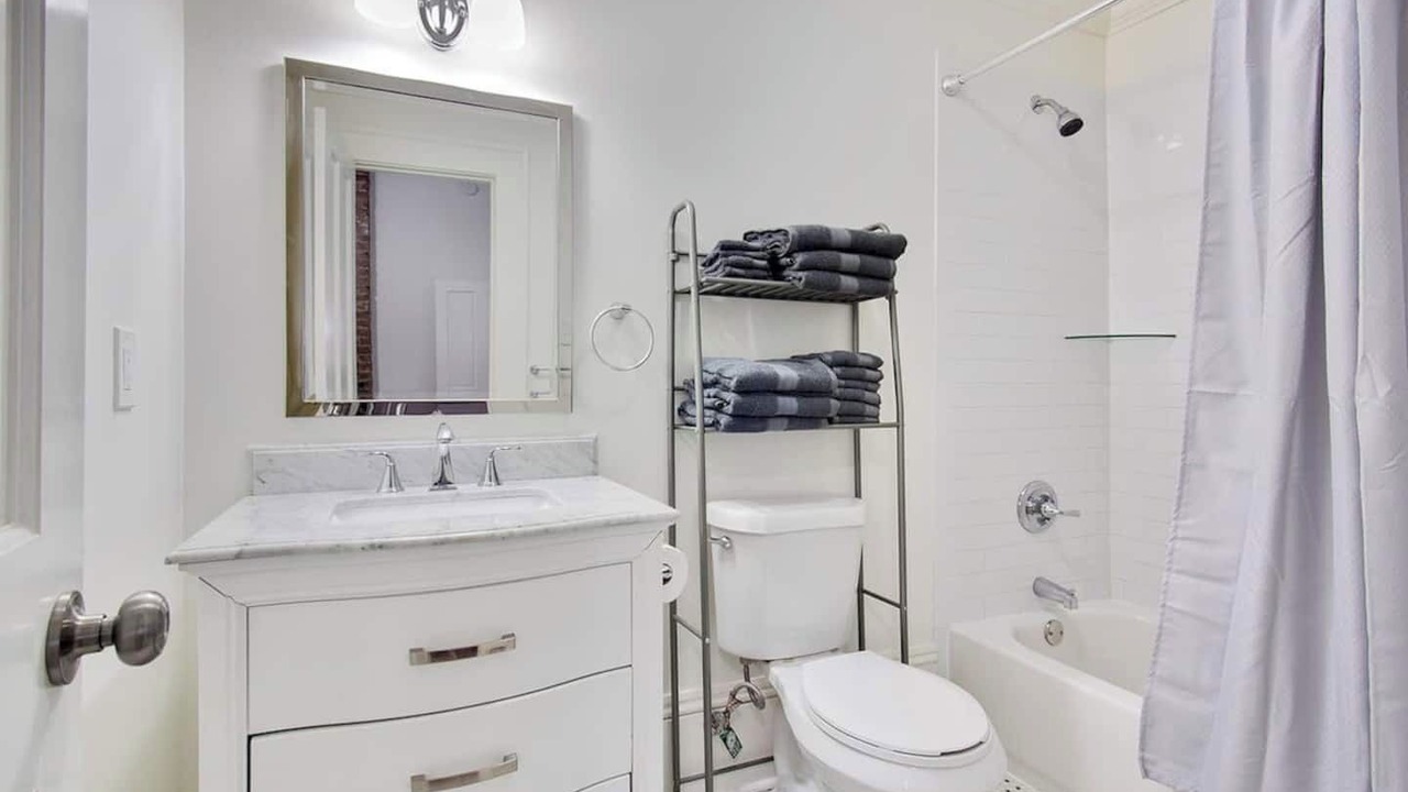 Photo of Bathroom in South 7th Ward