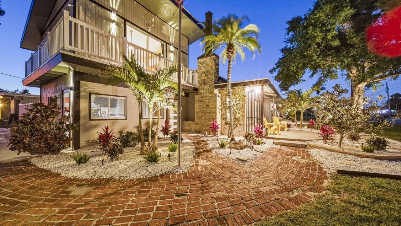 Photo of Outdoor in Bayshore Gardens