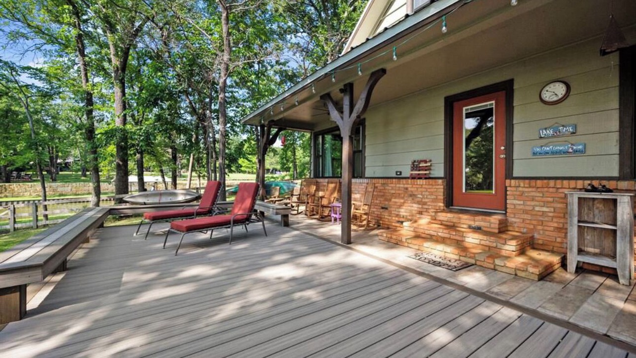 Photo of Patio Balcony in Enchanted Oaks