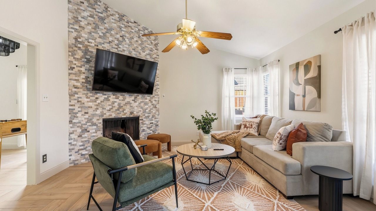 Photo of Livingroom in Garland