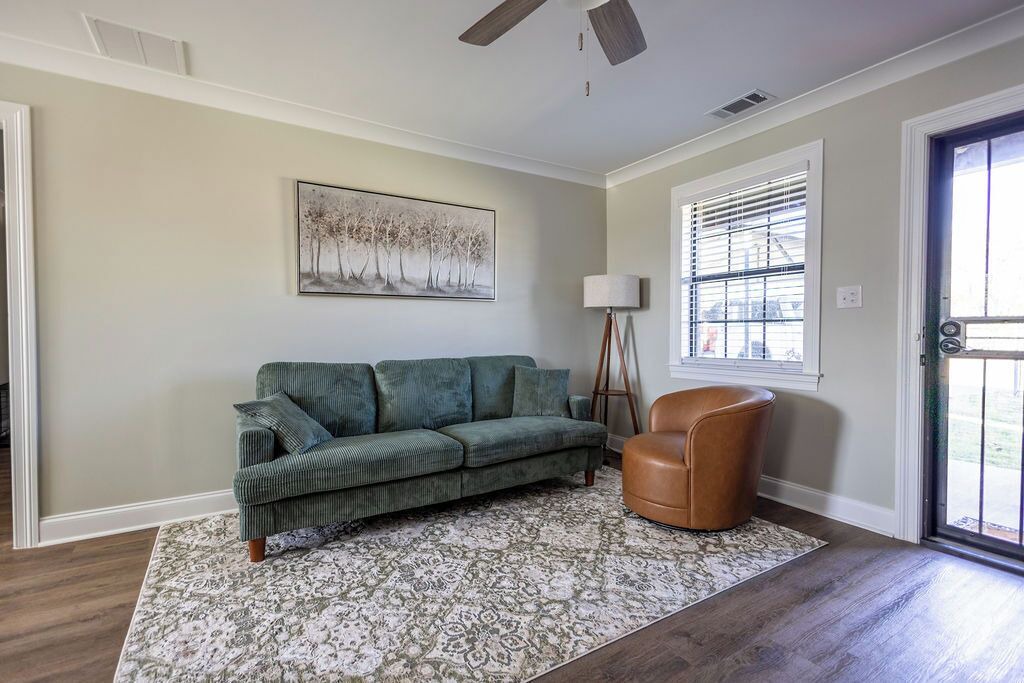 Photo of Livingroom in Farrell