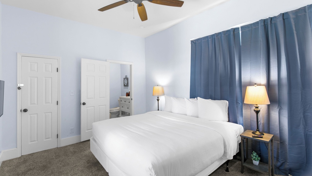 Photo of Bedroom in Crestline Heights
