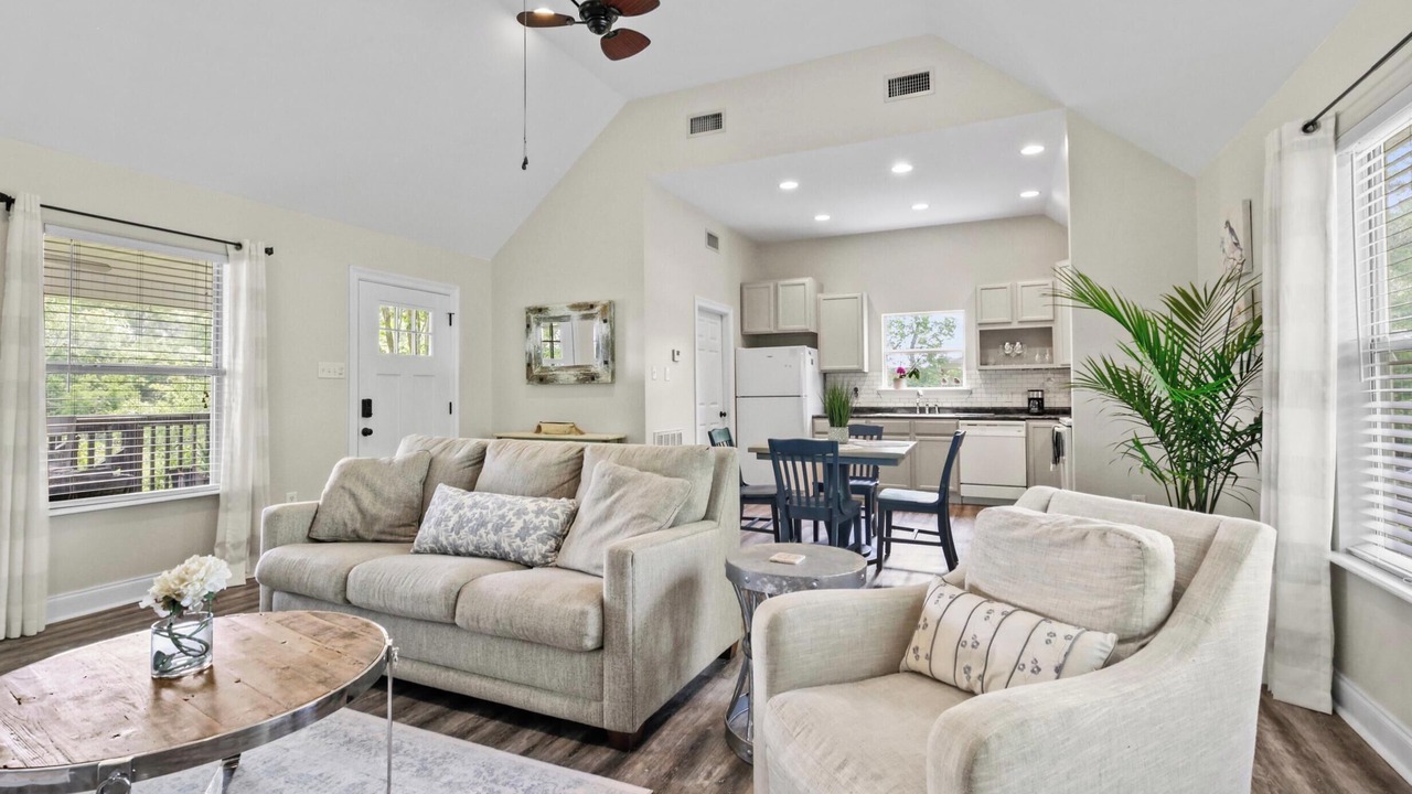 Photo of Livingroom in Mandeville