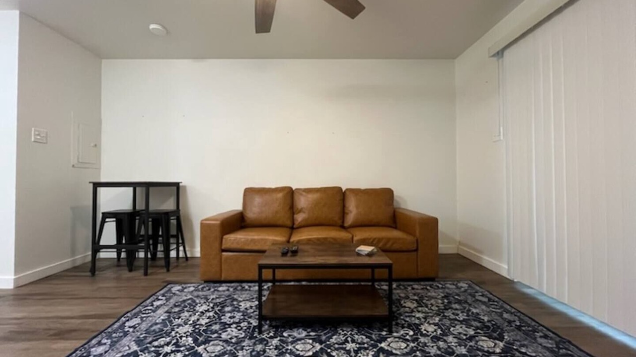 Photo of Livingroom in Capital View