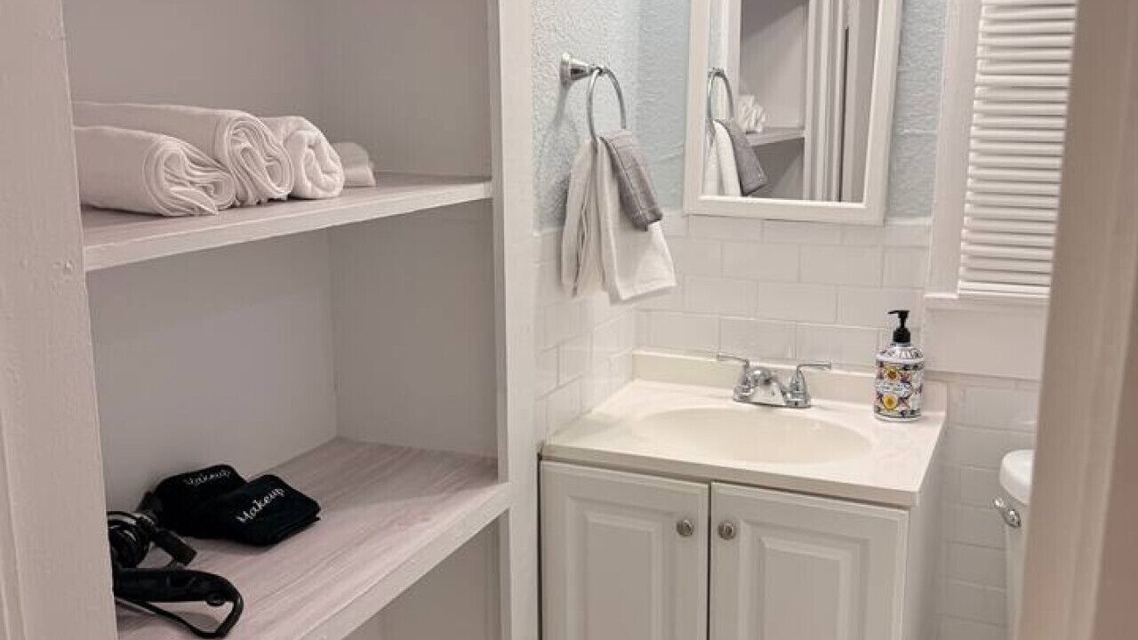 Photo of Bathroom in Greenway Plaza-Upper Kirby