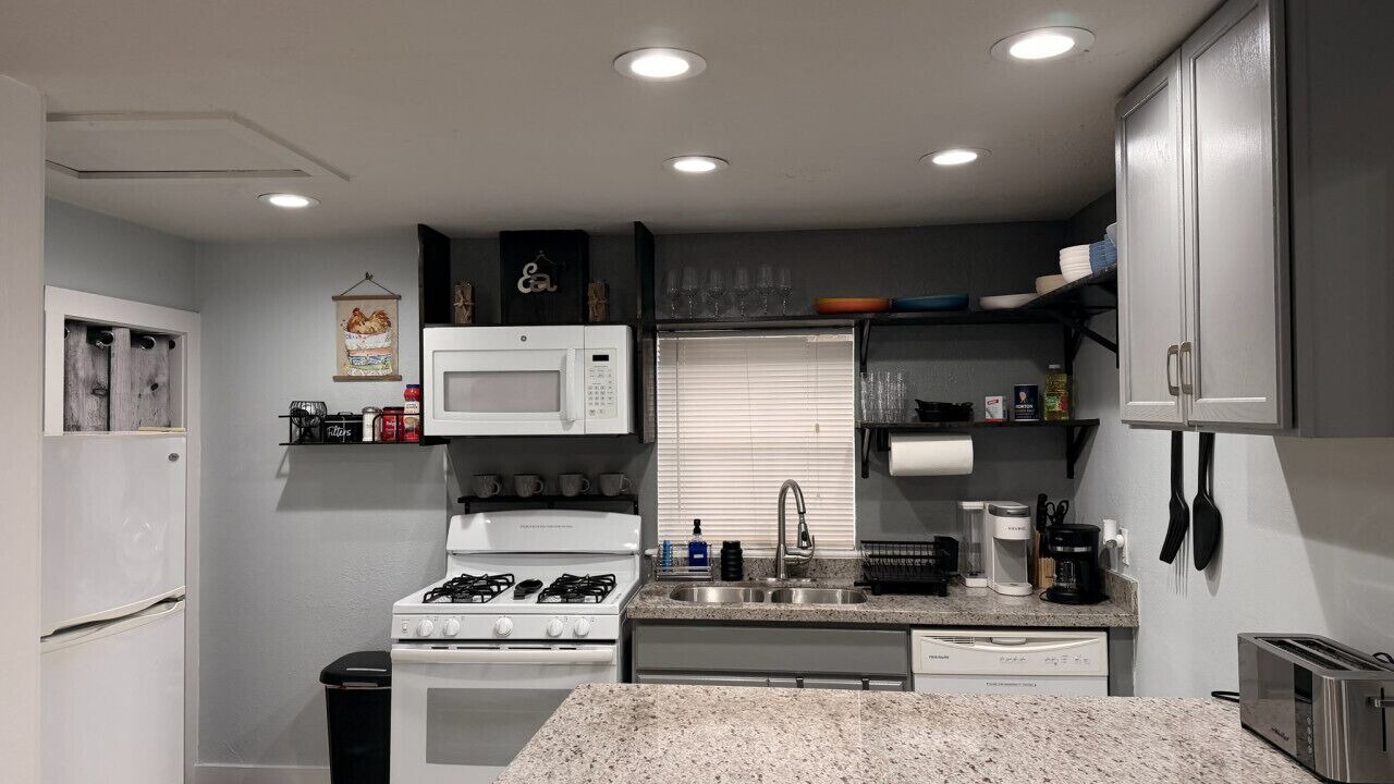 Photo of Kitchen in Greenway Plaza-Upper Kirby