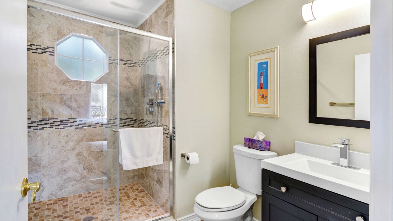 Photo of Bathroom in Lindfields