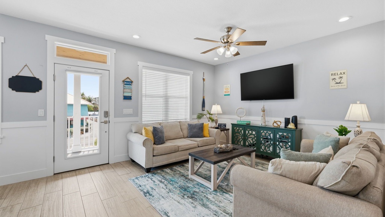 Photo of Livingroom in Independence Square