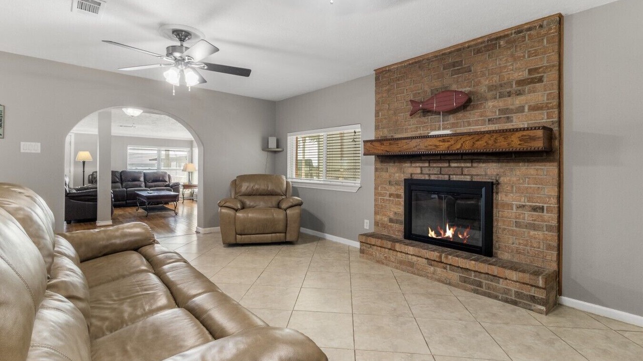 Photo of Livingroom in West Livingston