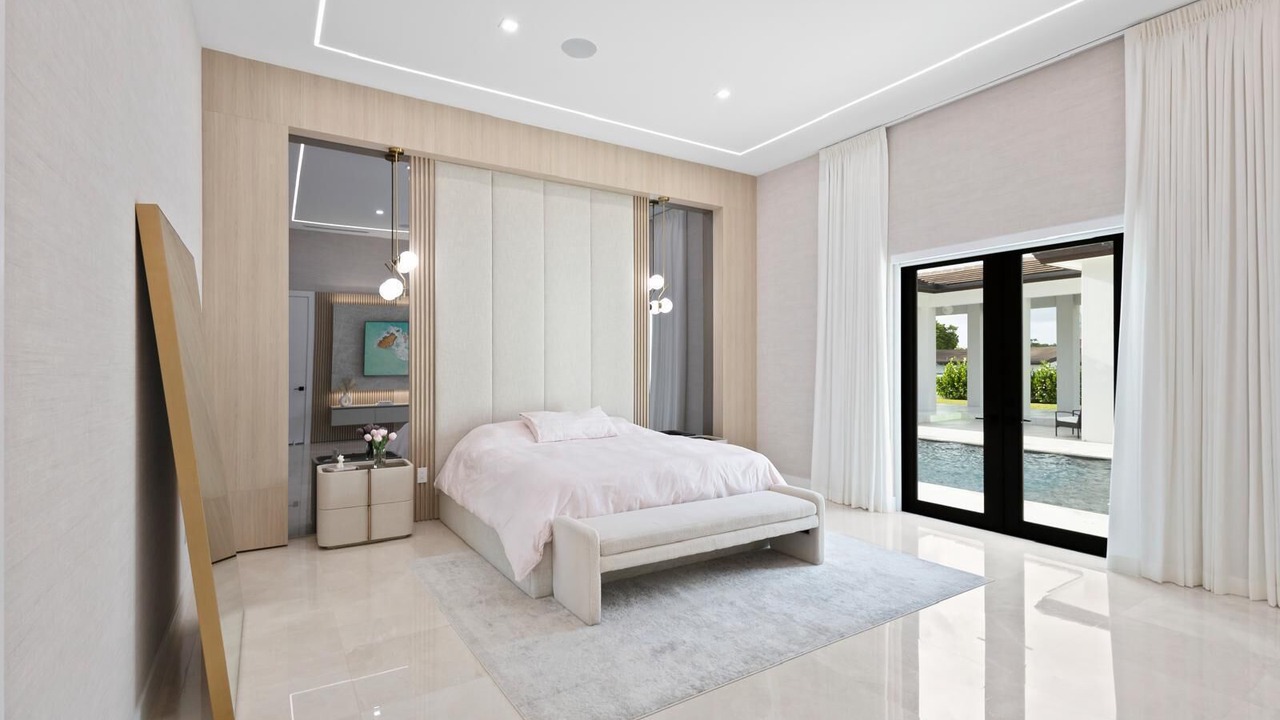 Photo of Bedroom in Ludlam