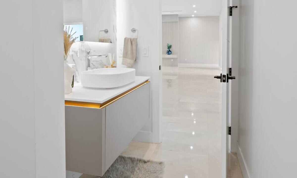 Photo of Bathroom in Ludlam