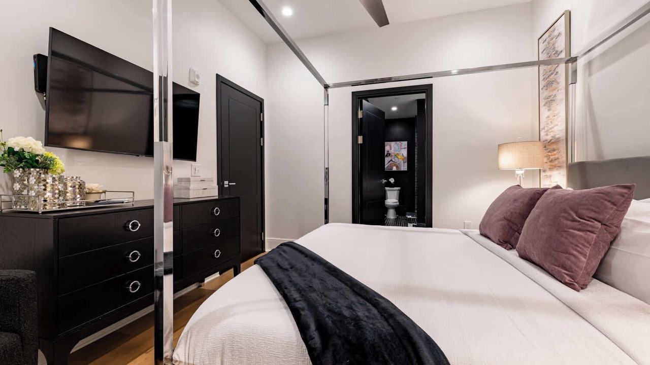 Photo of Bathroom in Central Business District