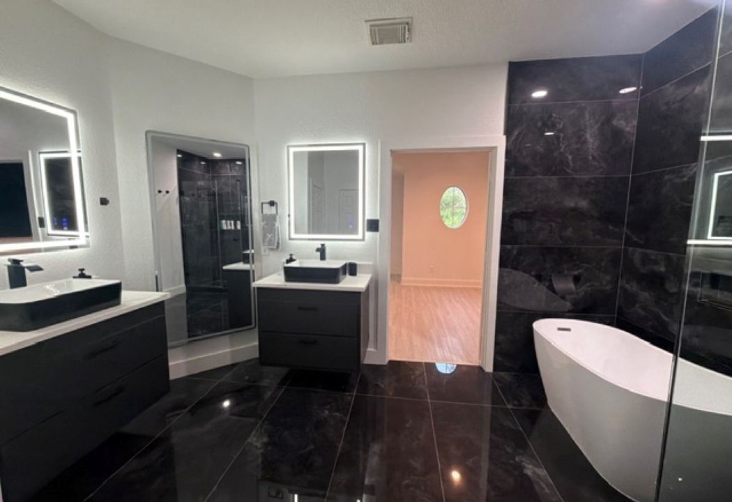 Photo of Bathroom in Alden Bridge