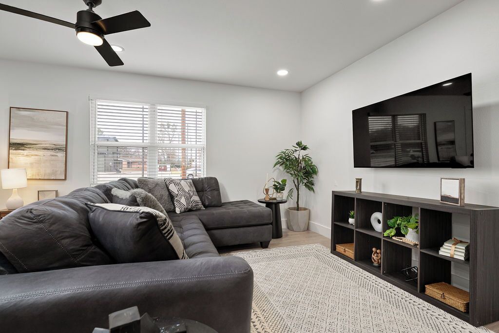 Photo of Livingroom in Pittsburg