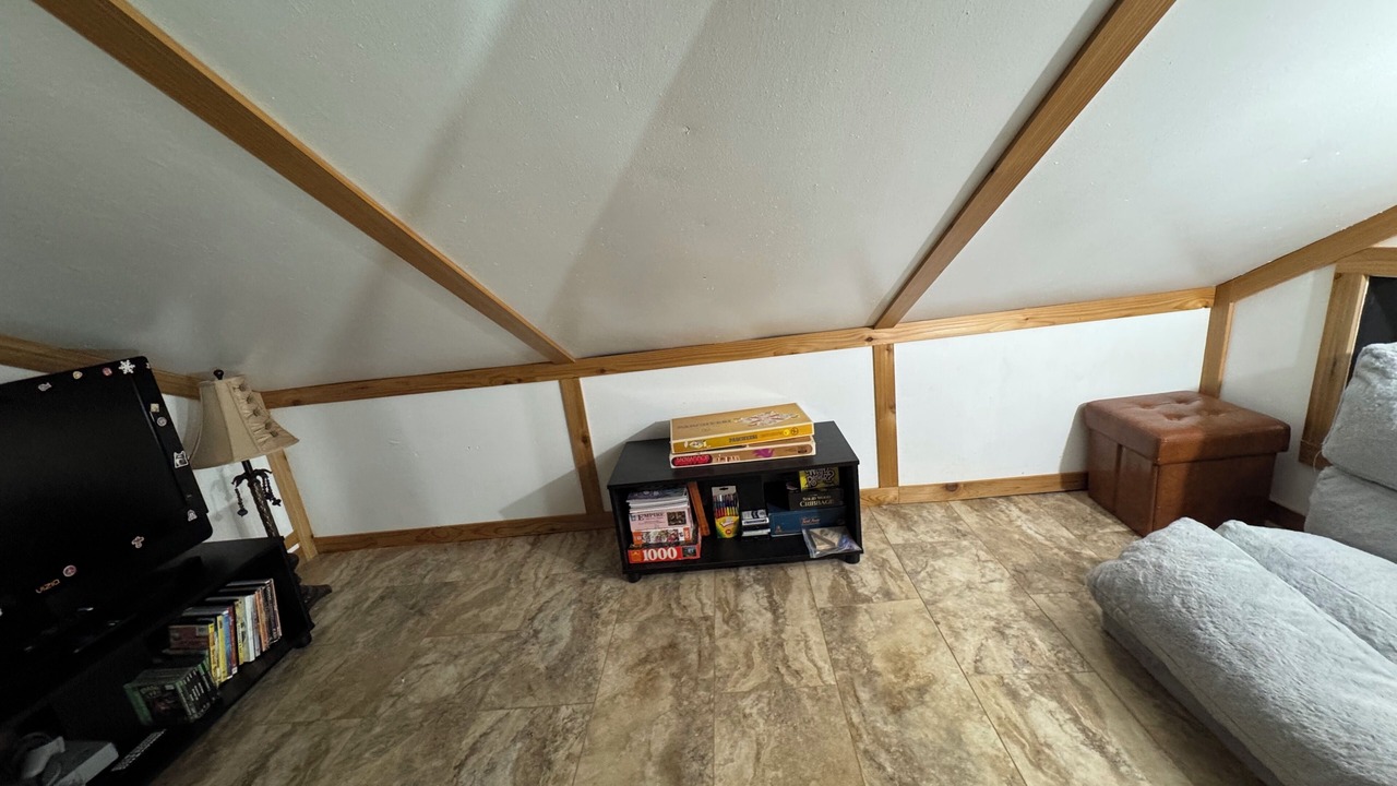 Photo of Livingroom in Jonesville