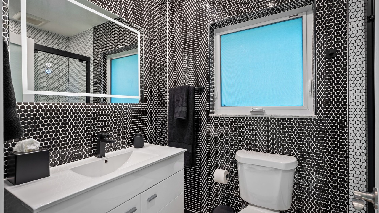 Photo of Bathroom in Lauderdale Beach