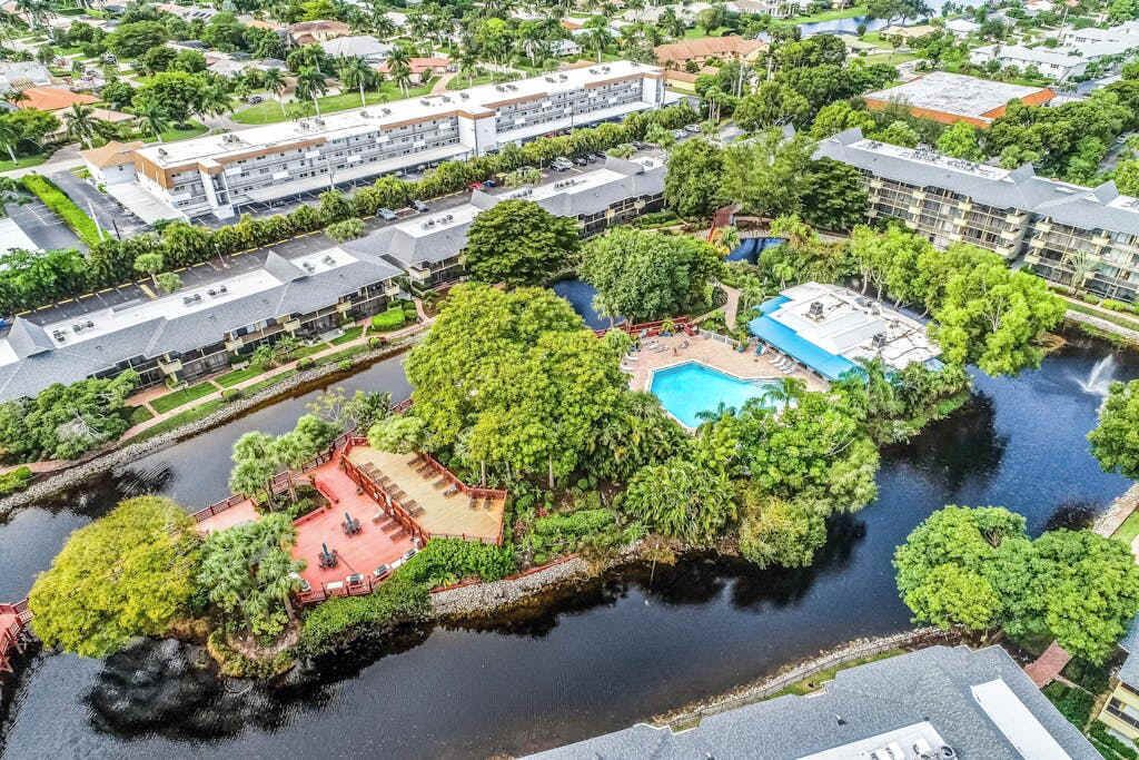 Photo of Outdoor in Park Shore