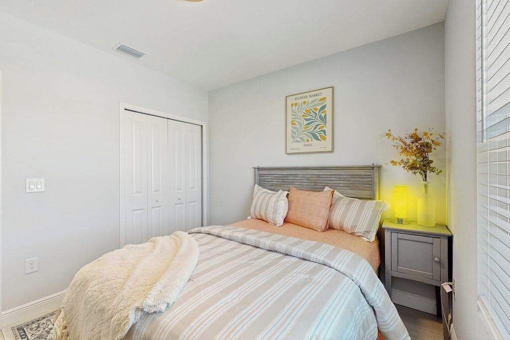 Photo of Bedroom in Englewood East