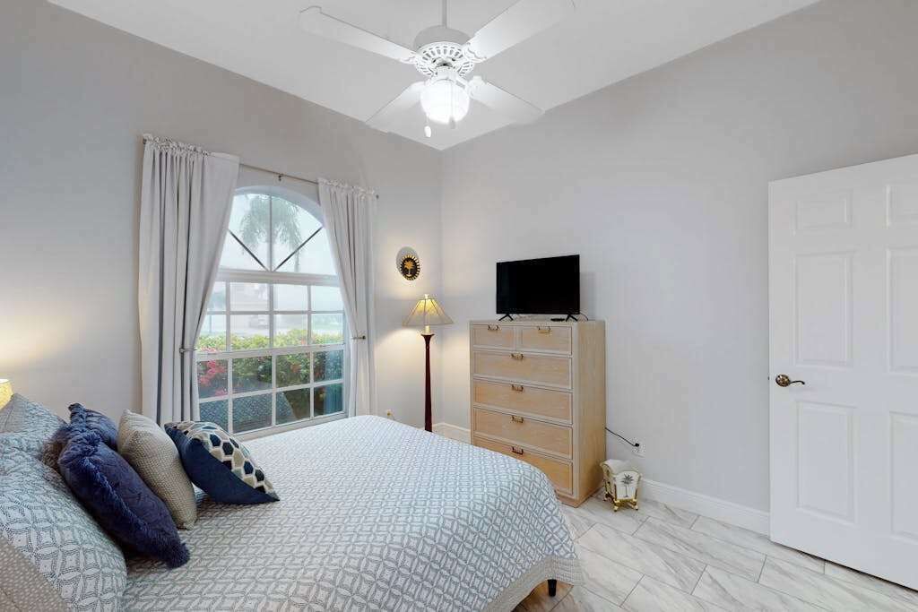Photo of Bedroom in Crown Pointe