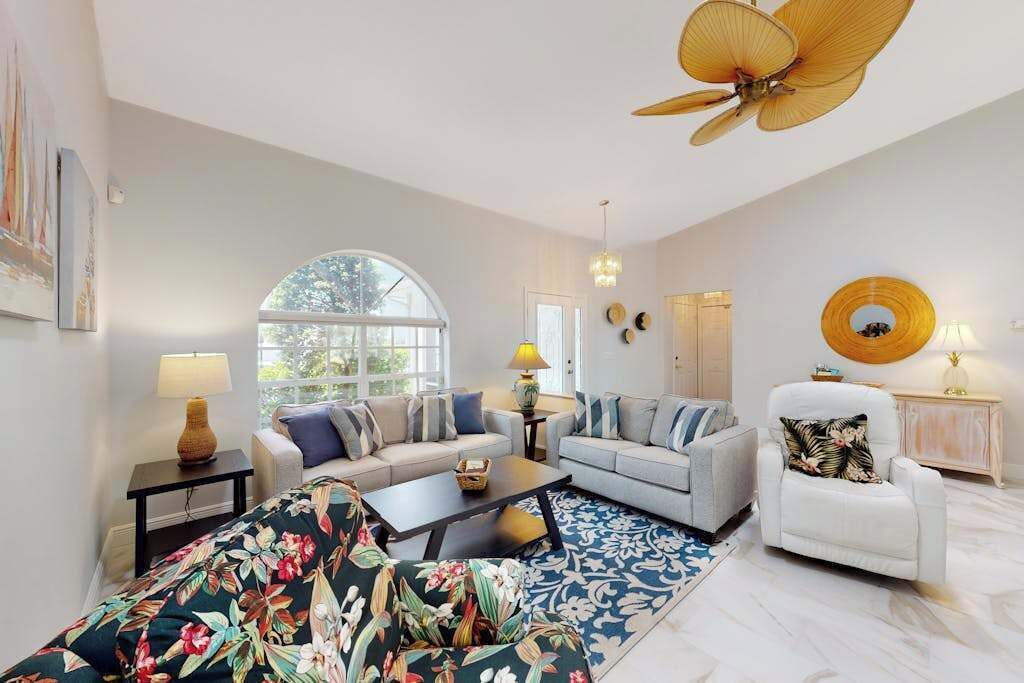 Photo of Livingroom in Crown Pointe