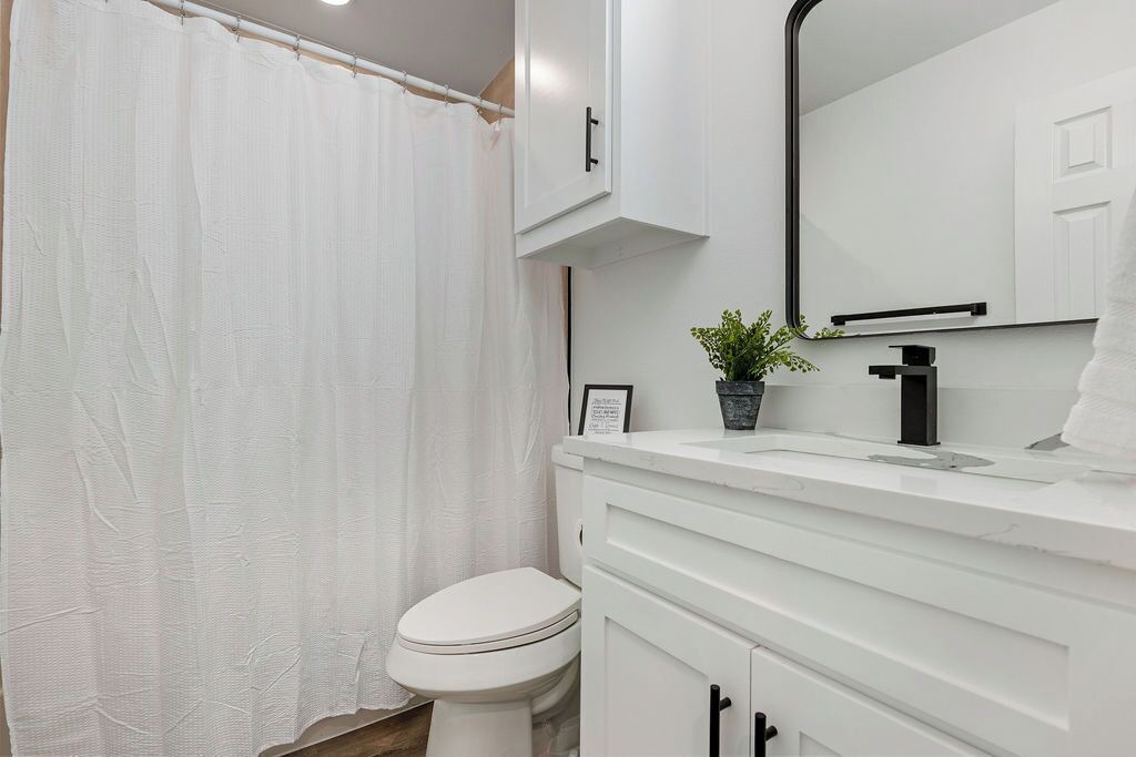 Photo of Bathroom in Commerce