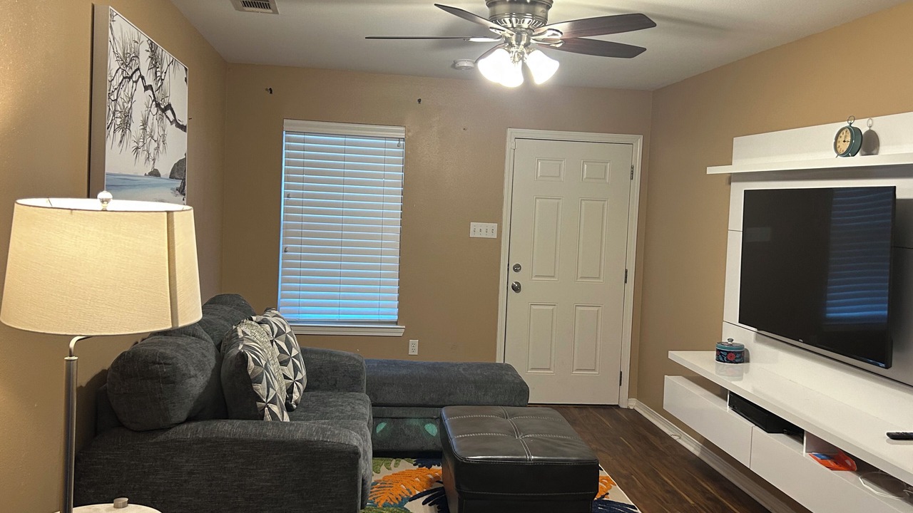 Photo of Livingroom in Behrman