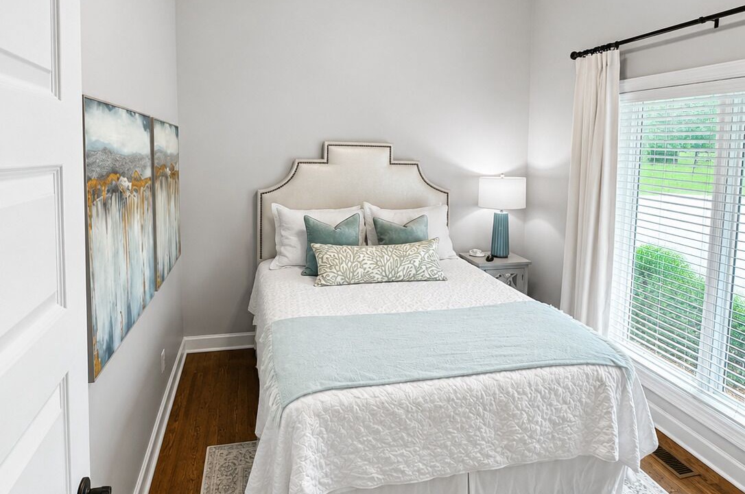 Photo of Bedroom in Northport